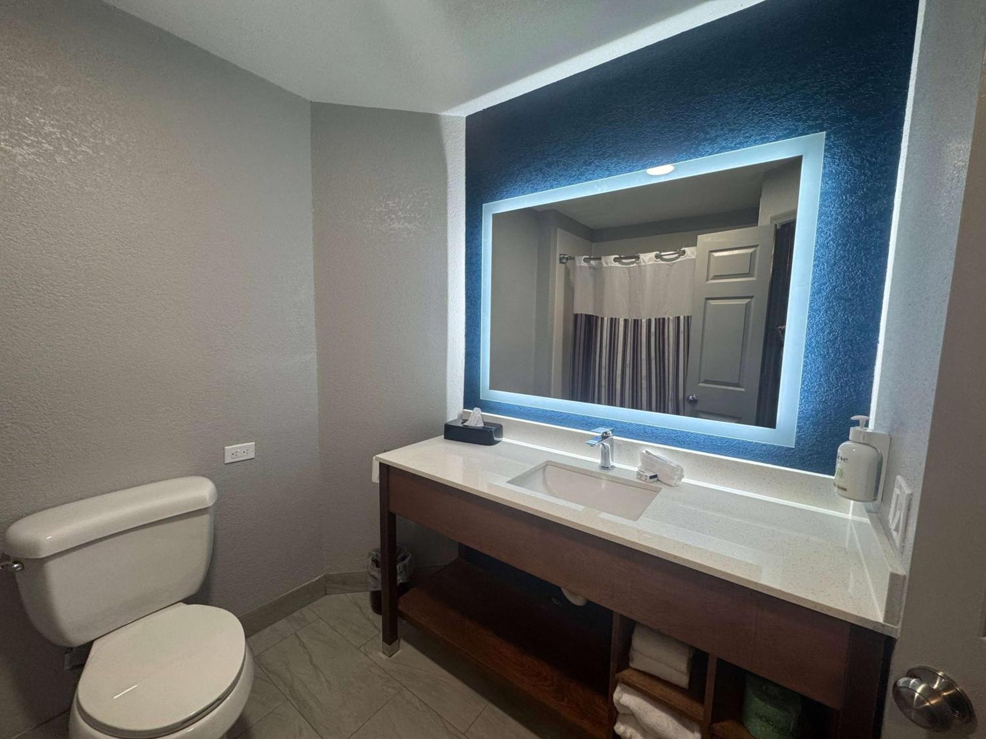 La Quinta By Wyndham Raleigh Cary Hotel Ngoại thất bức ảnh